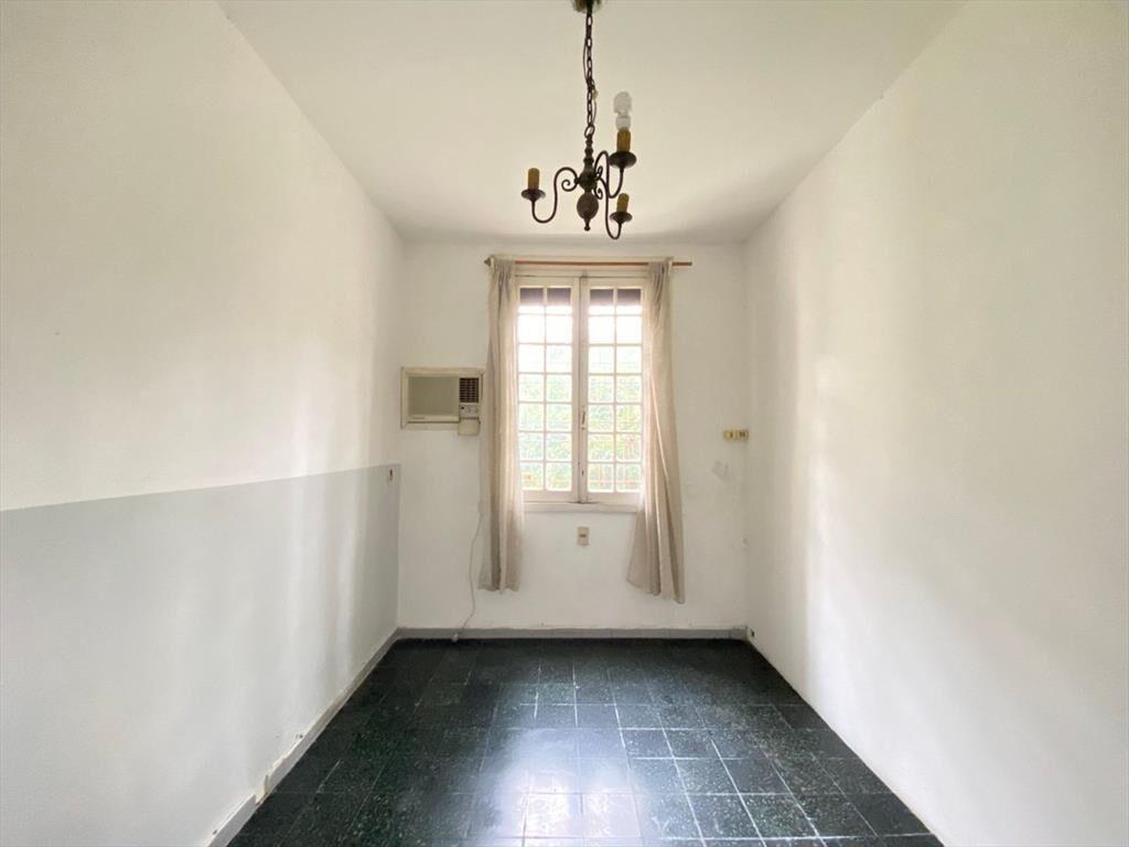 Se venden 2 casas 1 y 3 dormitorios Colón p, único