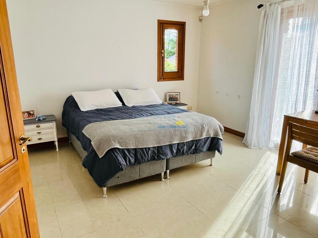 Casa de 5 dormitorios en alquiler en Lugano, del