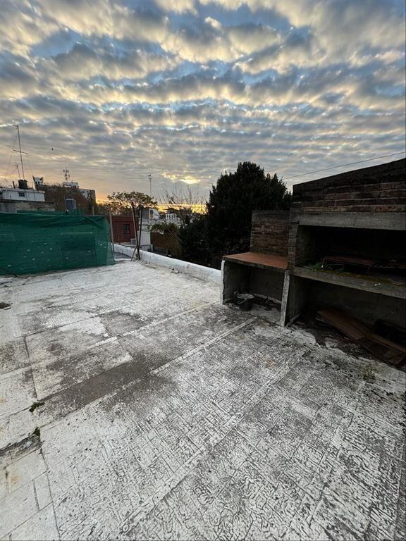 CASA PH DE 2 DORMITORIOS CON AZOTEA DE USO EXCLUSIVO