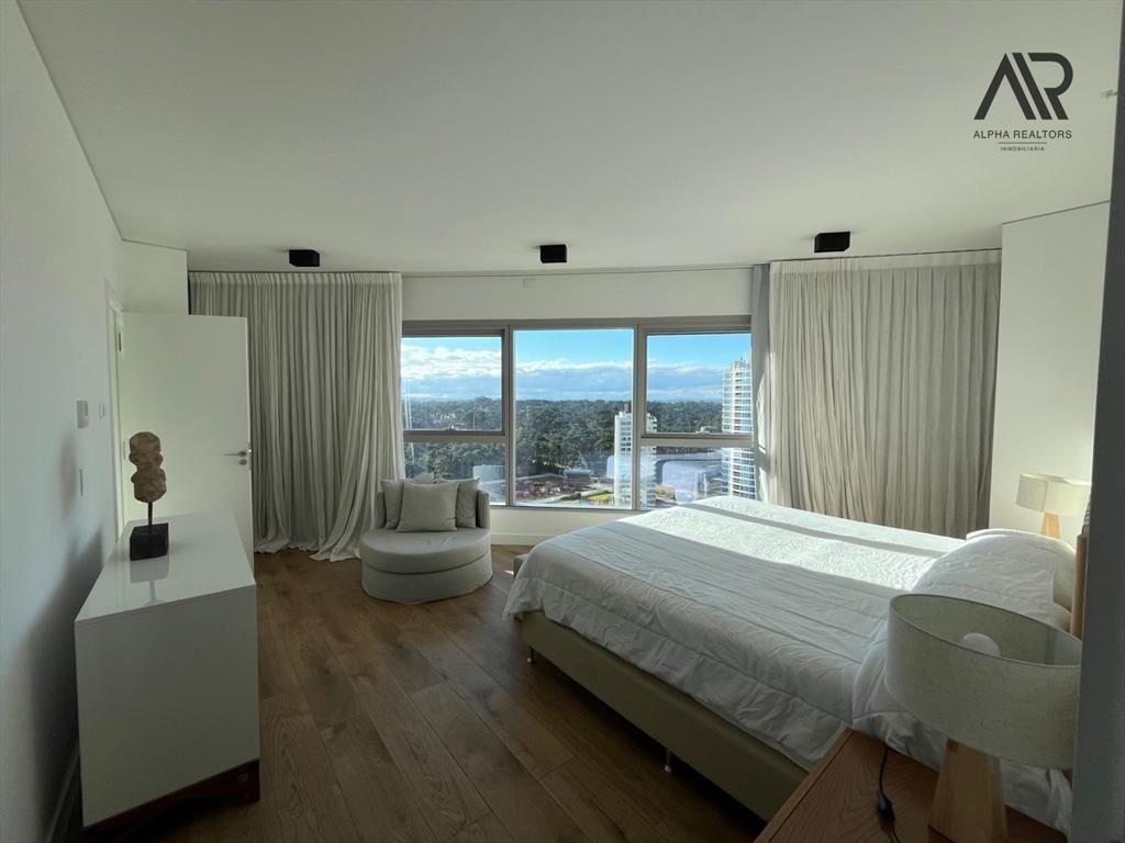 Apartamento en venta c/ cochera en Playa Brava