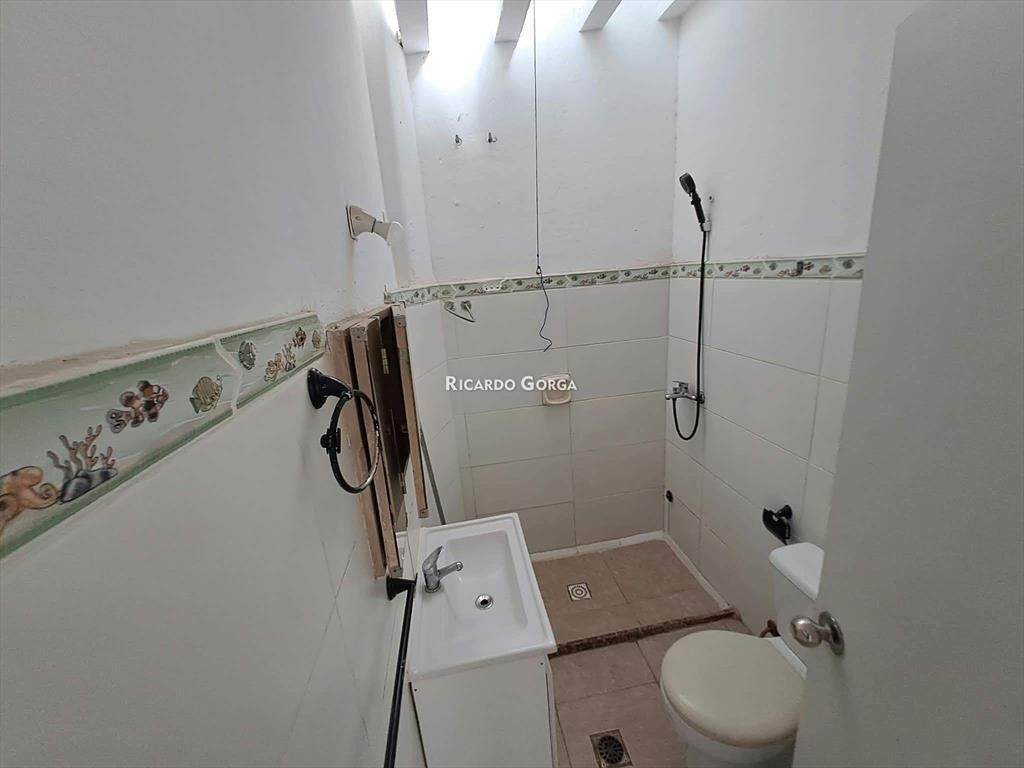 Casa en Alquiler de 2 Dormitorios y cochera en Aires Puros