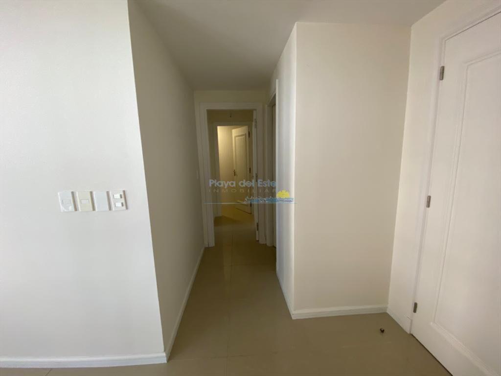 Apartamento en Alquiler de 2 dormitorios en Punta