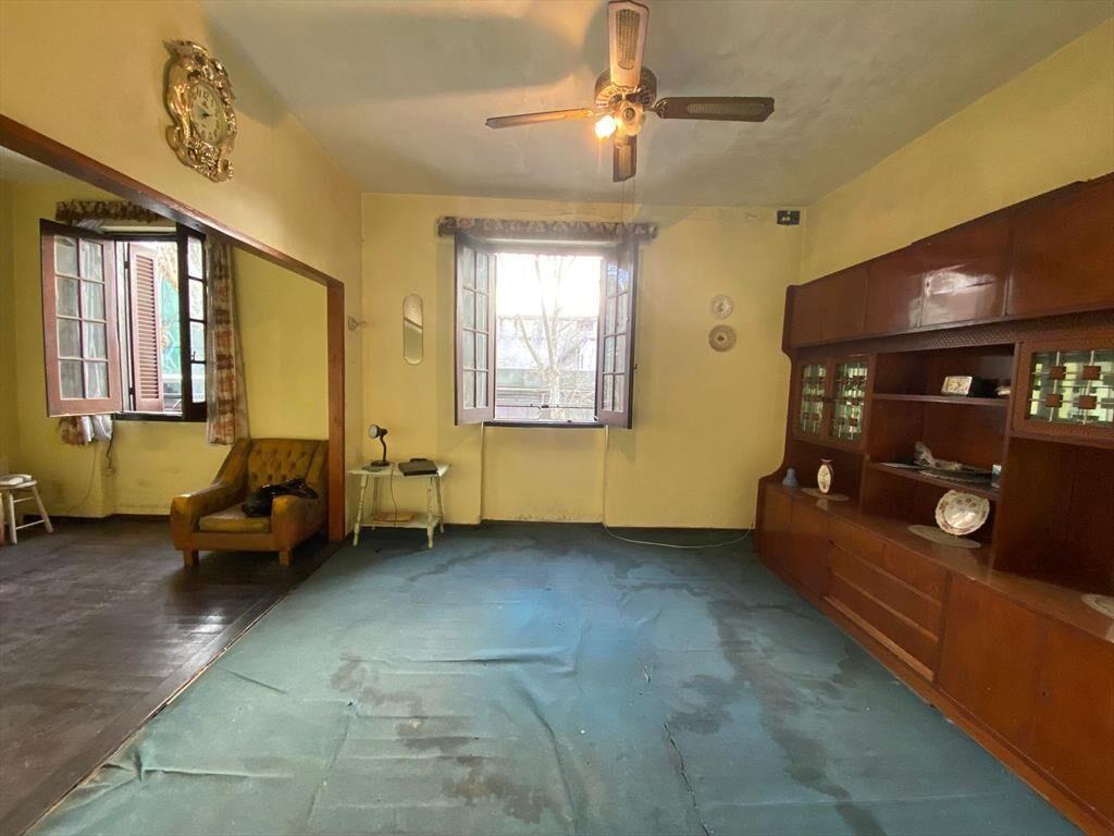 Venta apartamento de 4 dormitorios y 2 locales comerciales