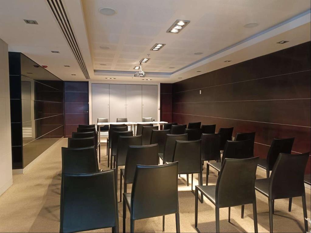 ALQUILER o VENTA - OFICINA - CIUDAD VIEJA - EDIFICIO DE CAT