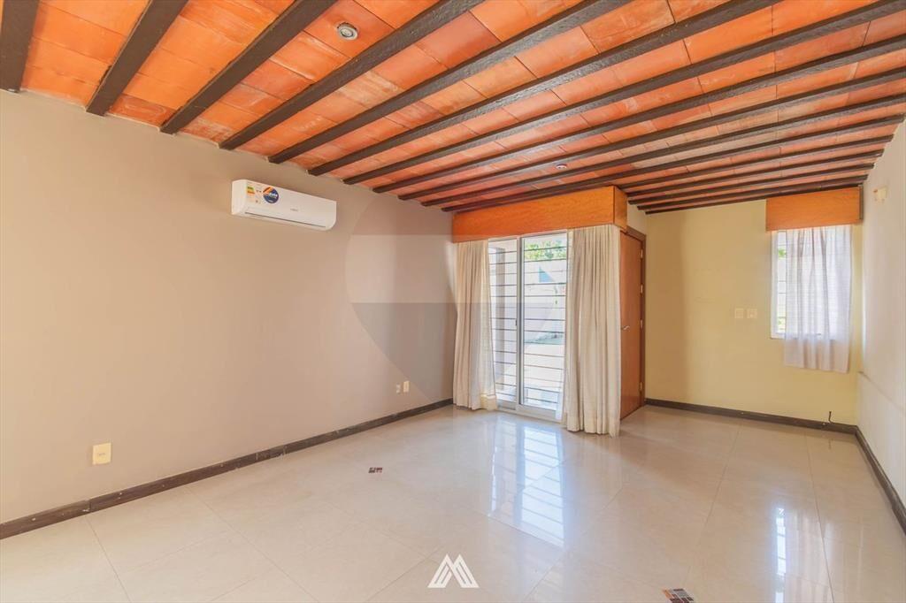 Venta de casa con 3 dormitorios en centro de Pando