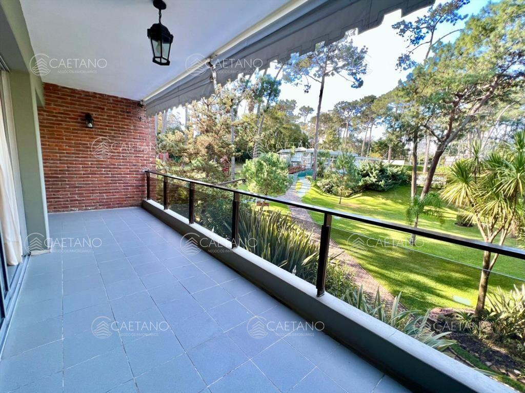 En venta, playa mansa, zona parada 16, de 3 con