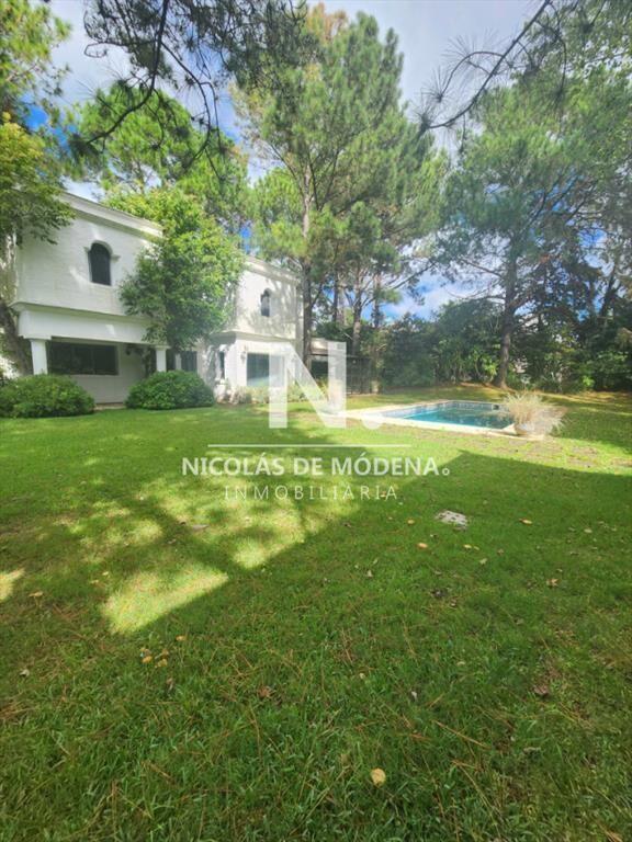 Casa de Cinco Dormitorios en Suite - Punta del