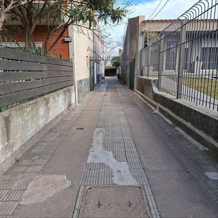 ALQUILER APARTAMENTO AMPLIO DE 2 DORMITORIOS  MALVIN SUR
