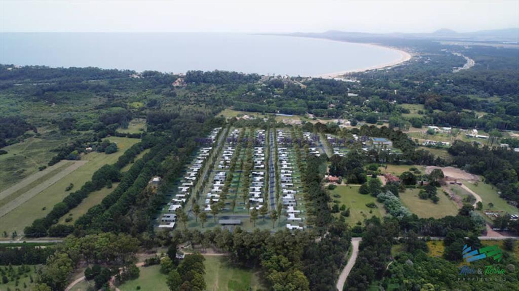 Oportunidad terrenos en Barrio Privado La Jacinta playa Man