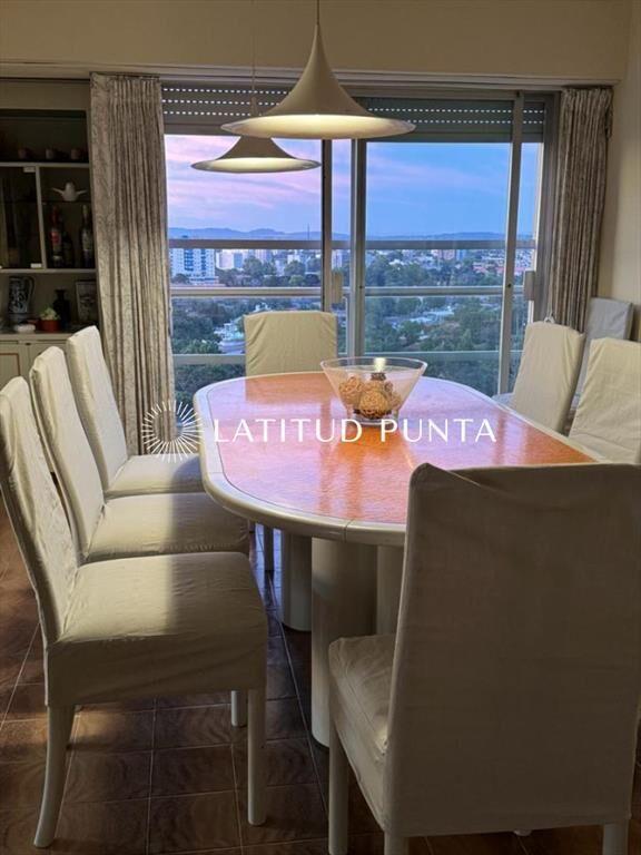 Piso alto en Roosevelt, 3 dormitorios más