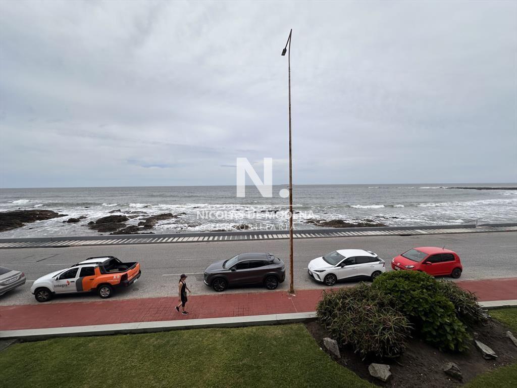 En venta apartamento de 2 dormitorios en Punta