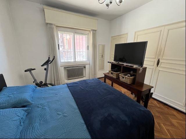 VENTA APARTAMENTO POCITOS 2 DORMITORIOS Y SERVICIO Y GARAJE