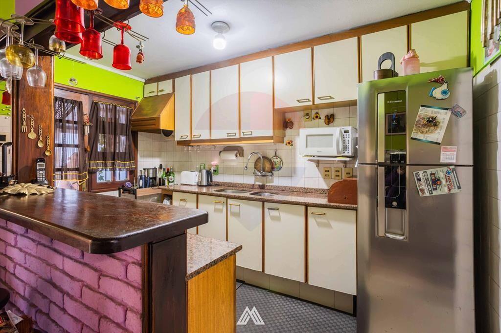 Venta 2 casas en Maroñas con cochera y gran salón