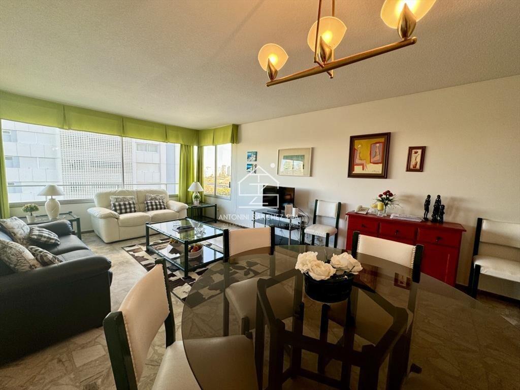 Venta apartamento 2 dormitorios mas dependencia