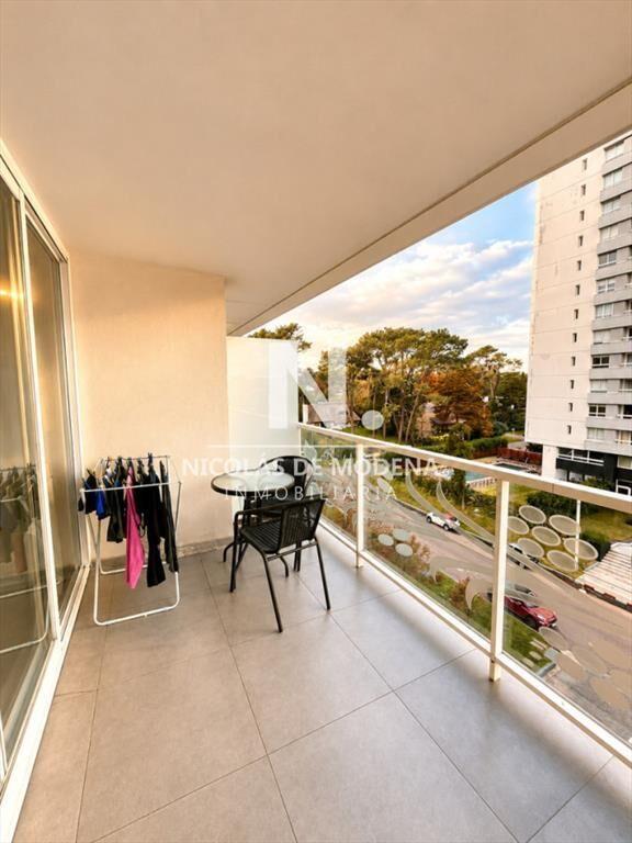 Vende apartamento de 1 dormitorio y medio en del