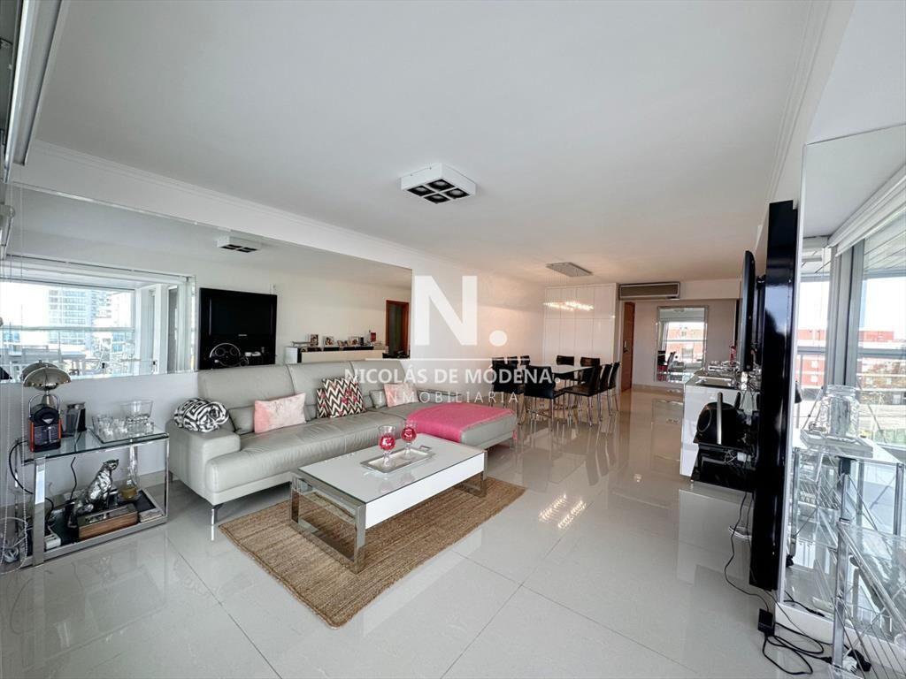 Departamento en venta de 3 dormitorios en Miami