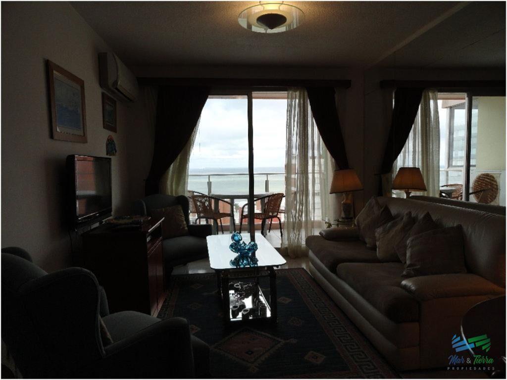 Apartamento en Brava, 2 dormitorios *