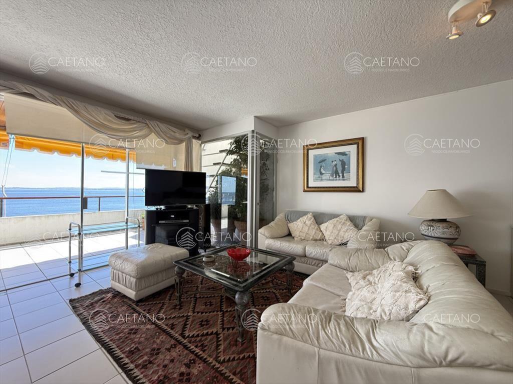 Penthouse de categoría en Espigón Rambla General Artigas