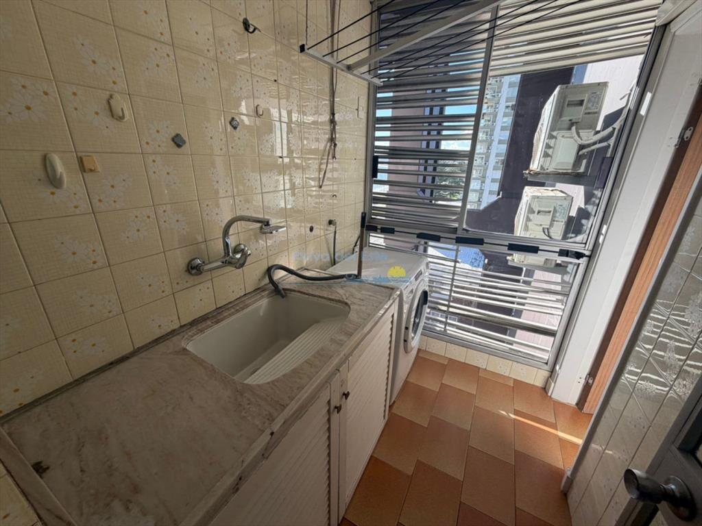 Apartamento de 3 dormitorios en alquiler anual e