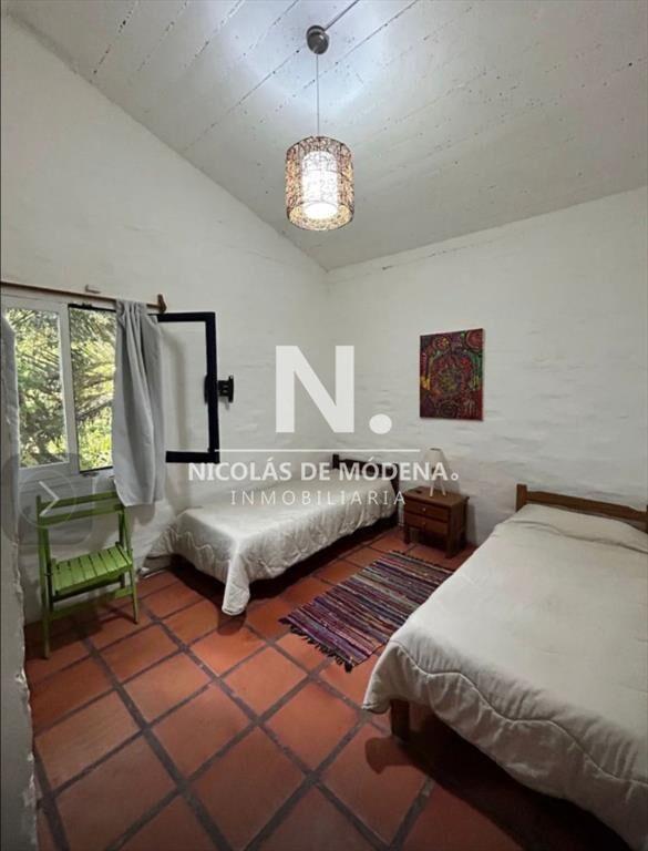 Vende casa en Punta del Este de 4 dormitorios.