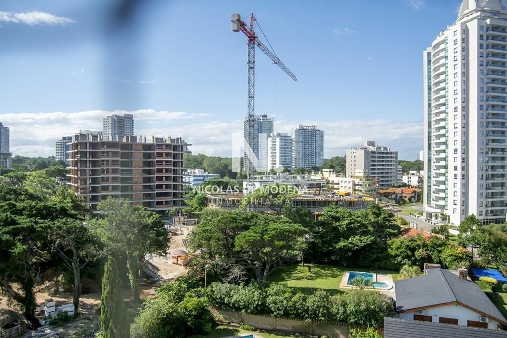 Apartamento en venta en Torre esmeralda de 3 , en