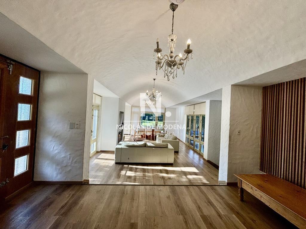 EXCEPCIONAL CASA EN VENTA DE 4 DORMITORIOS
