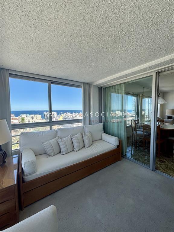 Apartamento en Venta y Alquiler, Peninsula, Punta