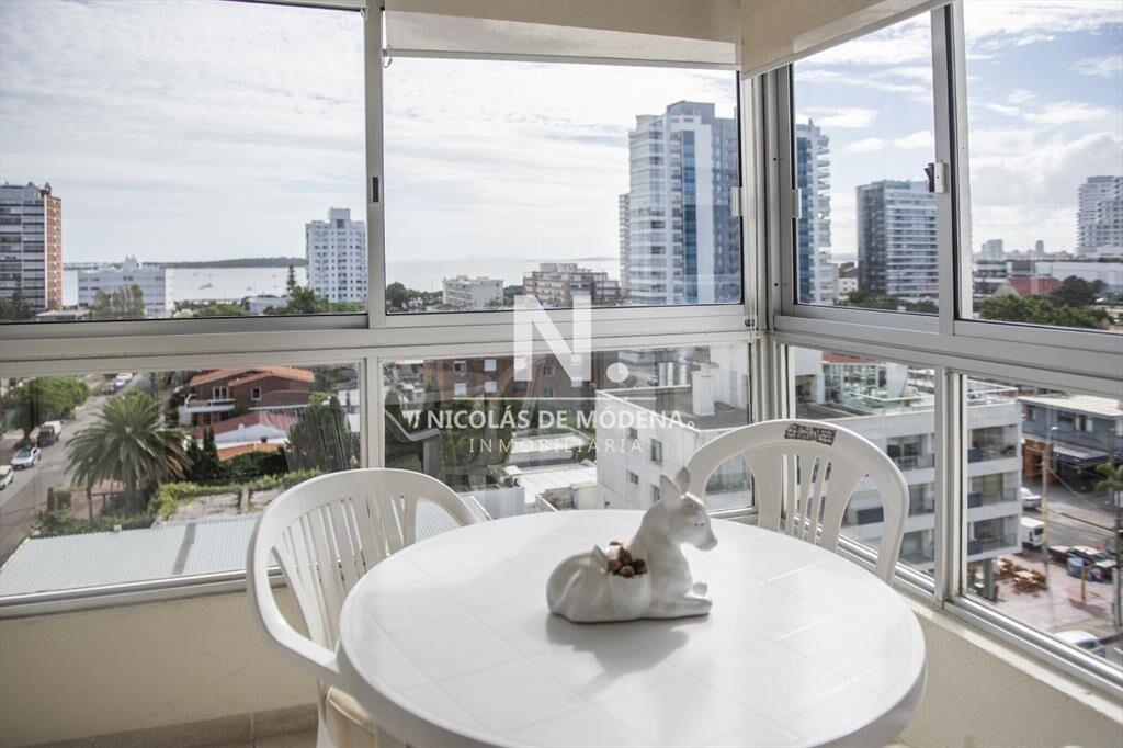 Vende apartamento de 2 dormitorios en Brava Punta del Este