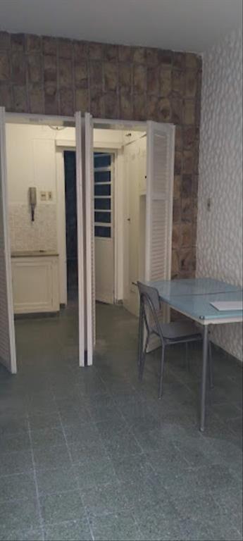 VENDO APARTAMENTO 1 DORMITORIO CON PATIO con RENTA