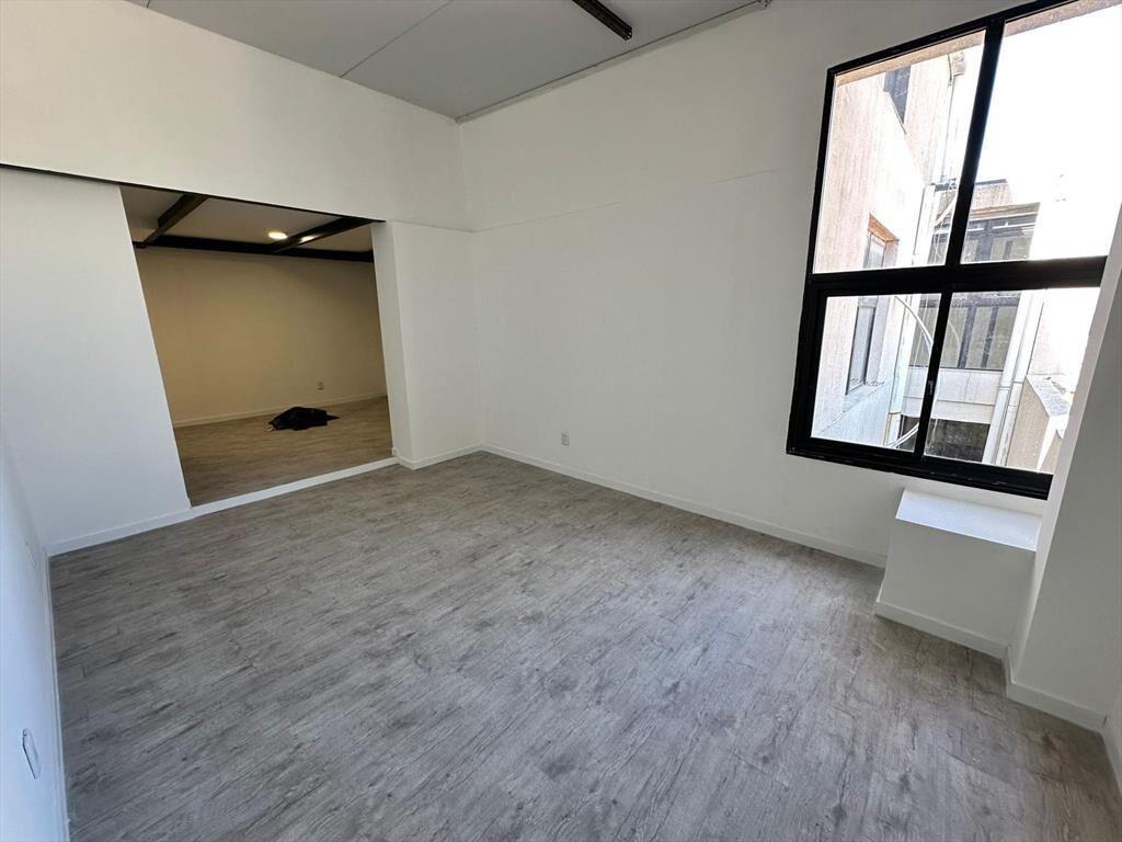 Loft frente a plaza Matriz, 77,5 M2, planta baja   entrepis