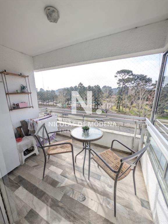 Apartamento de 3 dormitorios en venta en Punta