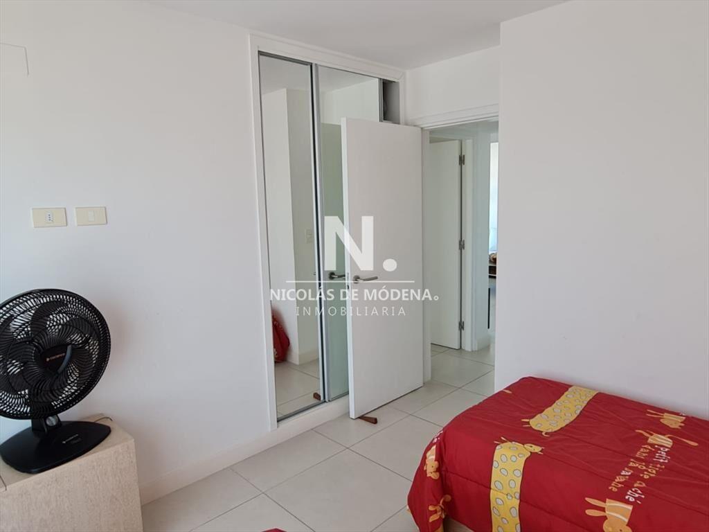 Punta del Este LUX TOWER- Venta departamento 3  9
