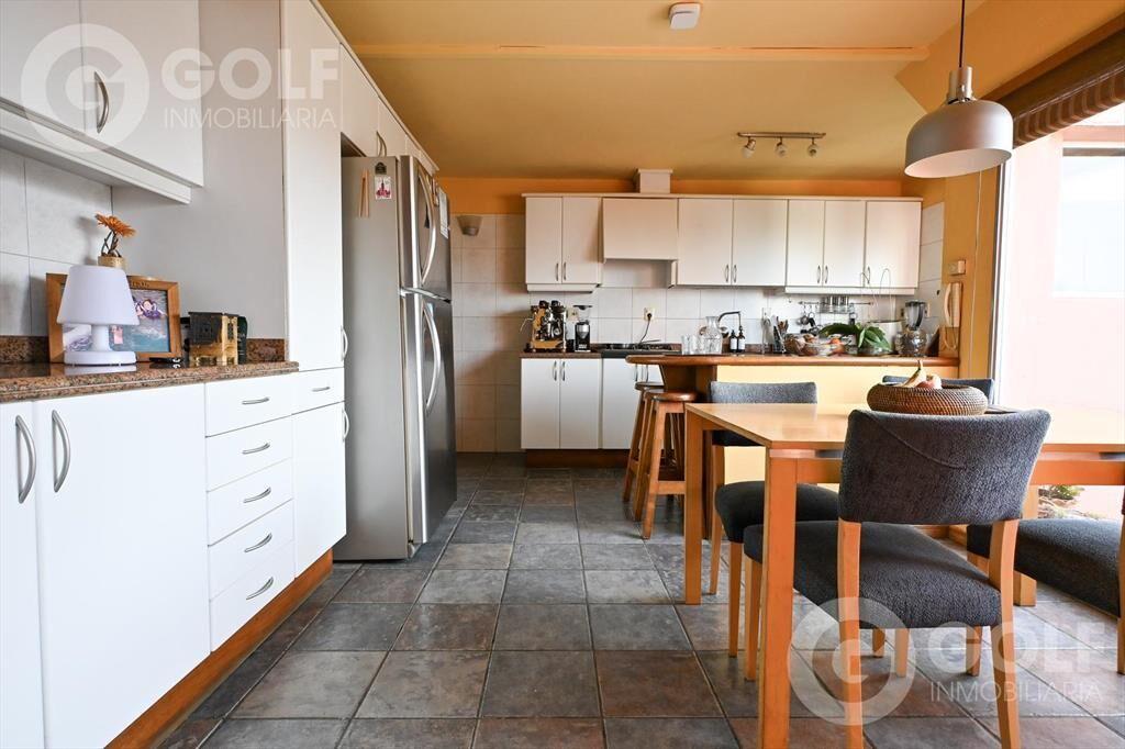 VENTA DE PENTHOUSE TRIPLEX CON 4 COCHERAS Y PARRILLERO EN P