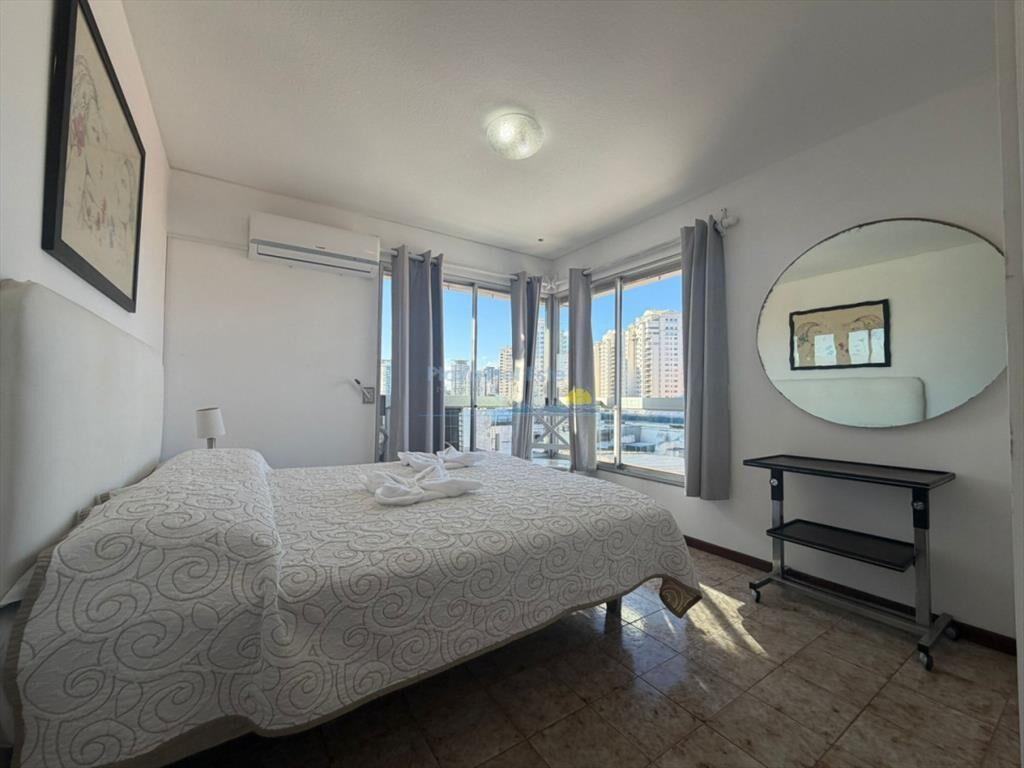 Apartamento de 3 dormitorios en alquiler anual e