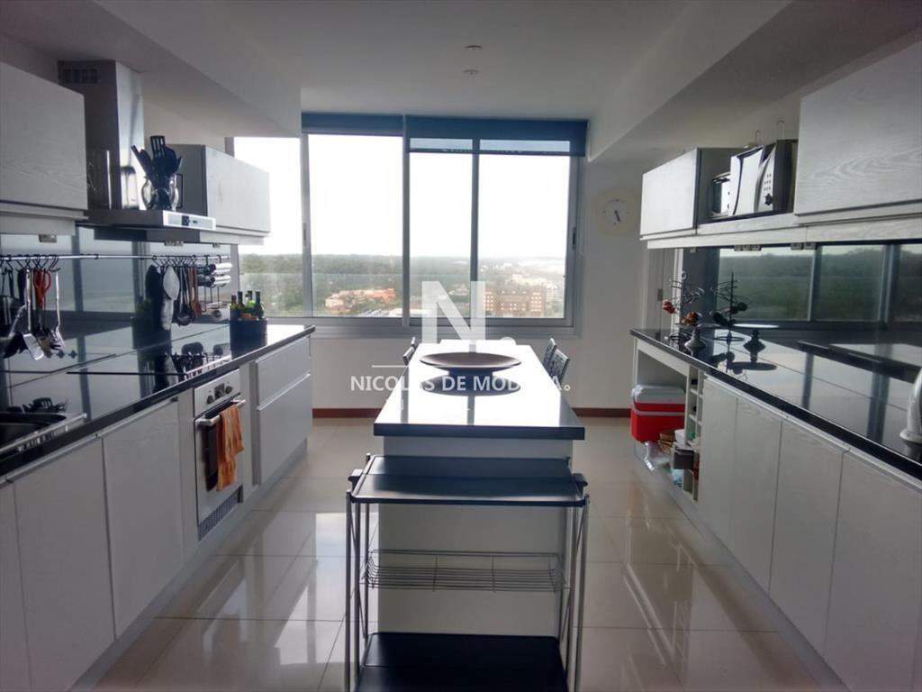 En venta Apartamento en Brava de 3 dormitorios,