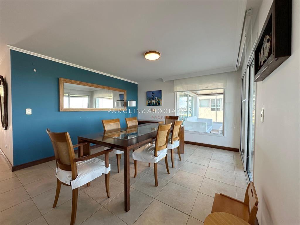 Departamento en venta de 4 Suites en Playa Brava,