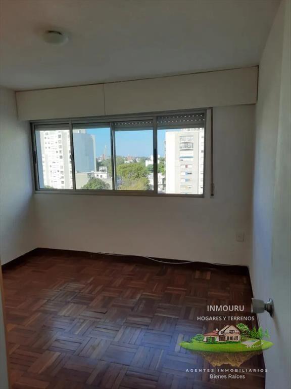 Alquilo luminoso apartamento de 2 dormitorios, 2 baños y c