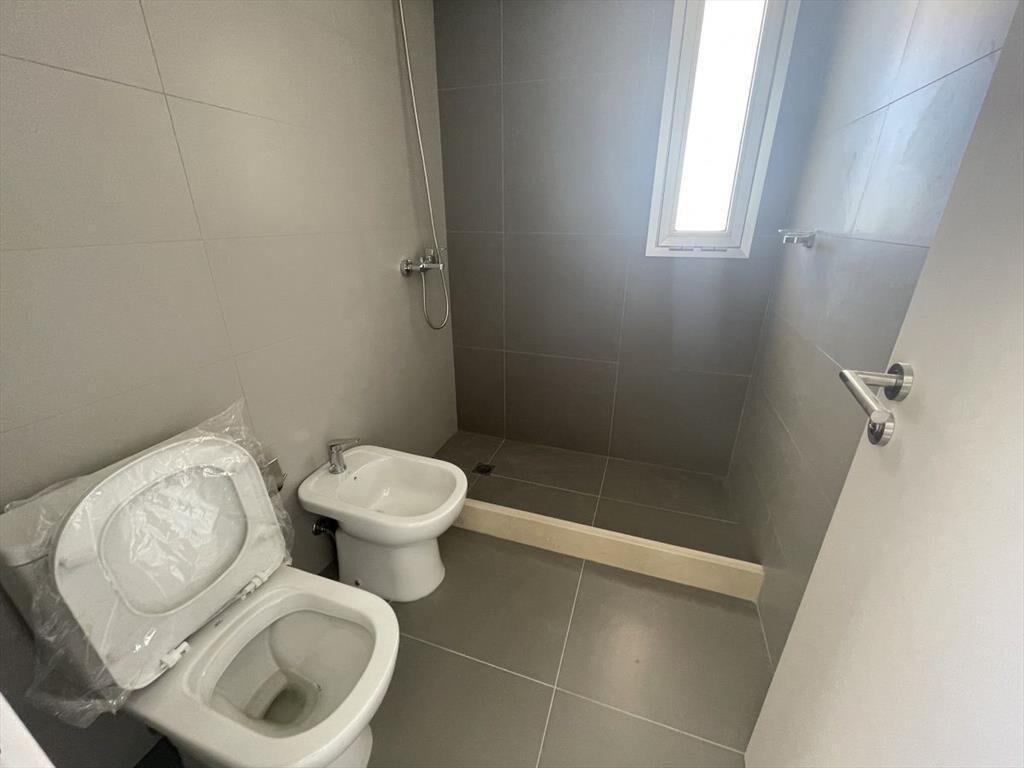 VENTA APARTAMENTO DE 3 DORMITORIOS EN PUNTA DEL ESTE CON PA
