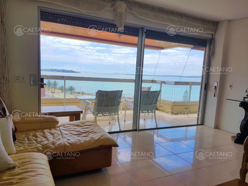 Hermoso y amplio apartamento con vista!
