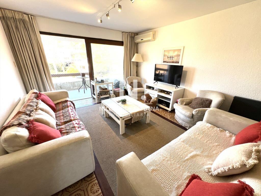 apartamento en venta en playa mansa, dos dos
