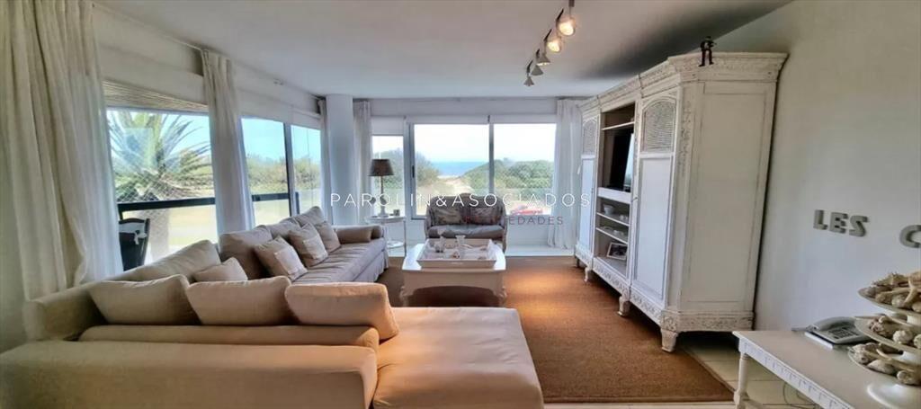 Apartamento en venta en edificio Arenas Blancas,