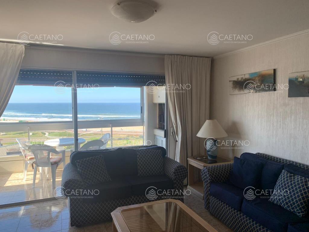 Apartamento en Mansa 3 dormitorios y dependencia,
