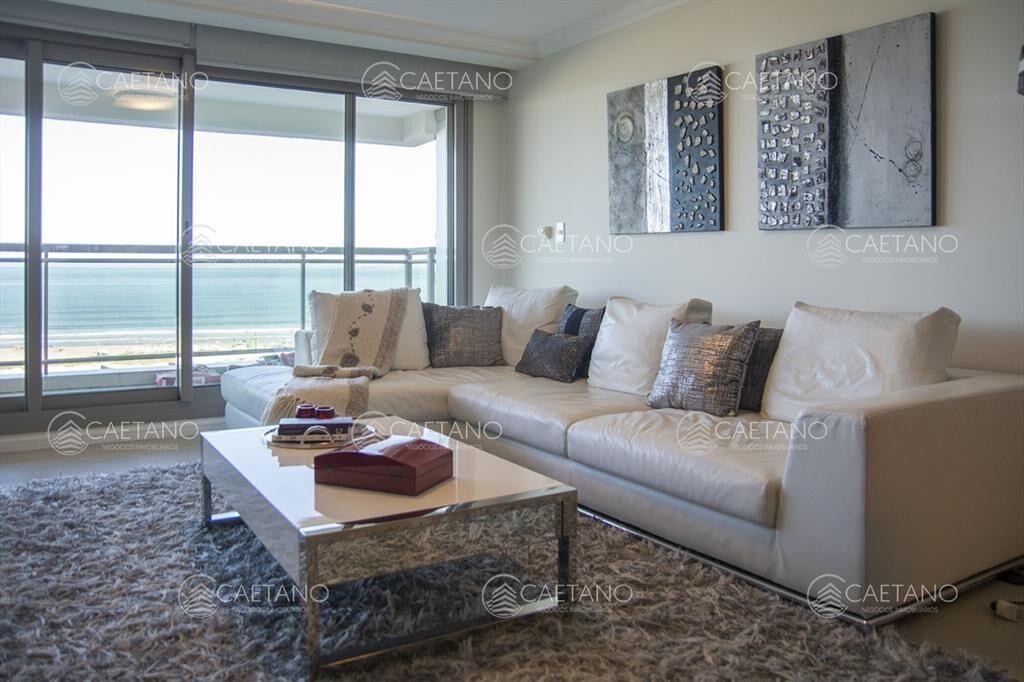 Vende apartamento de 3 dormitorios en Torre I, al
