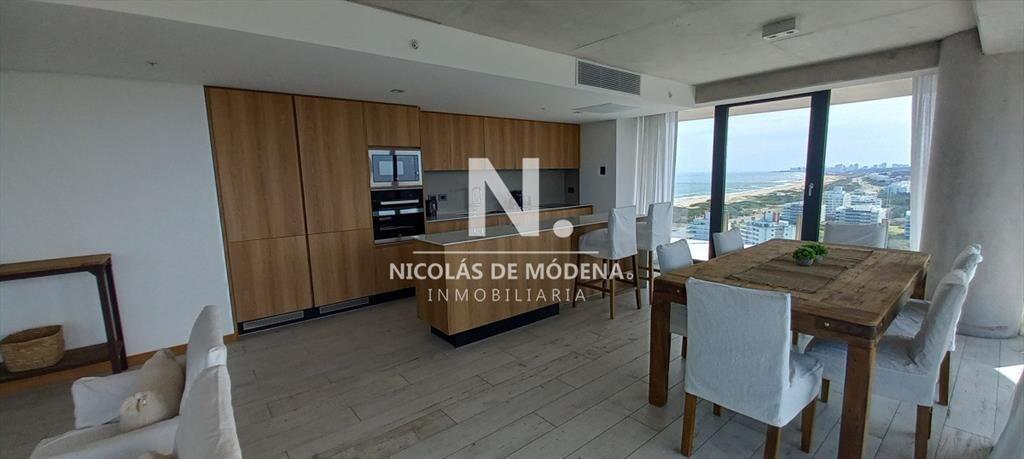 Vende apartamento de 2 dormitorios frente al mar