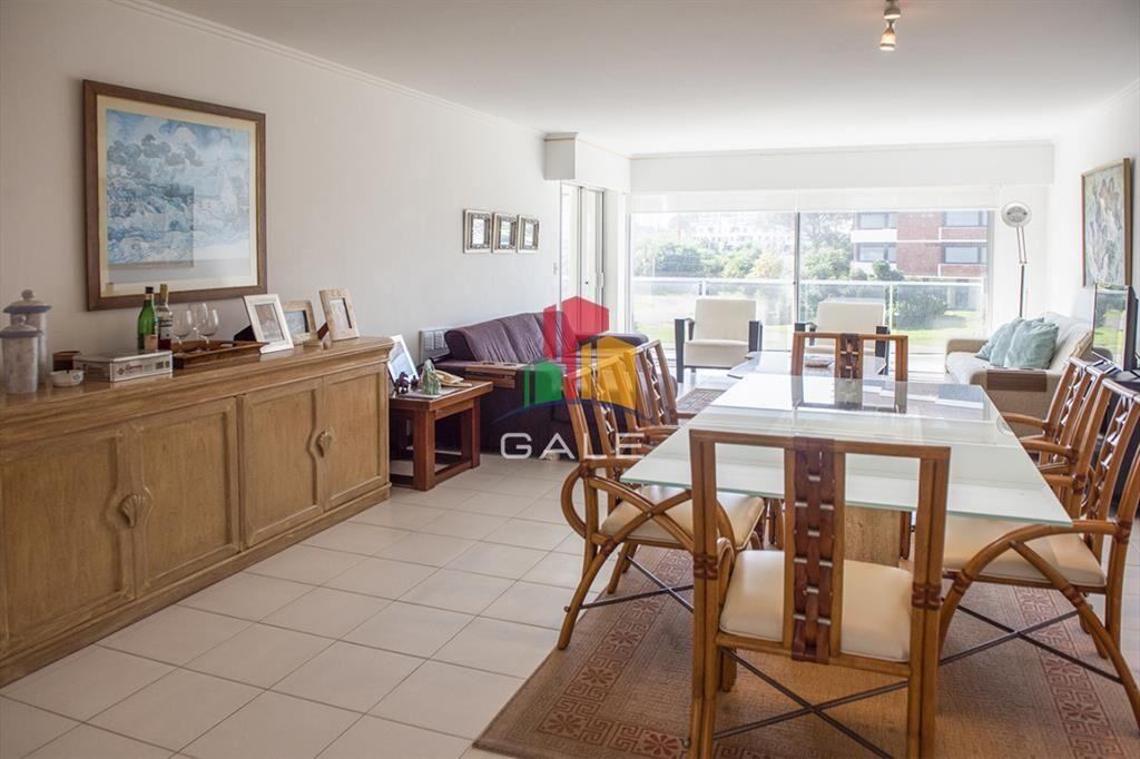 Vende departamento de 3 dormitorios en Ocean del