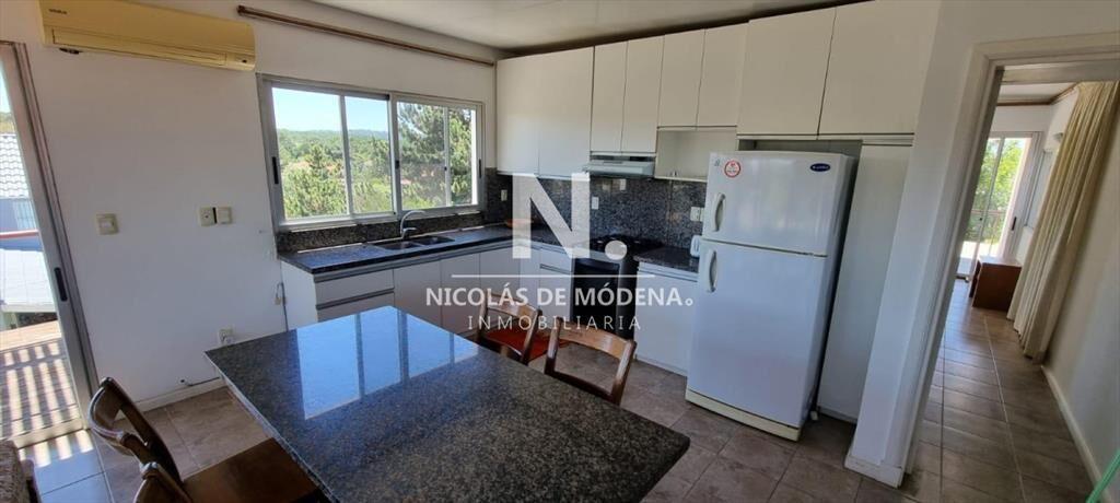 Vende casa en Sauce de Portezuelo, Punta Ballena