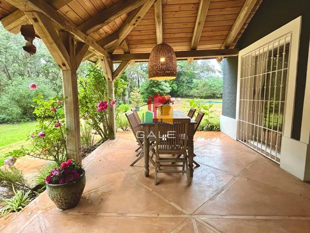 Vende casa de 4 dormitorios en Pinares, Punta del