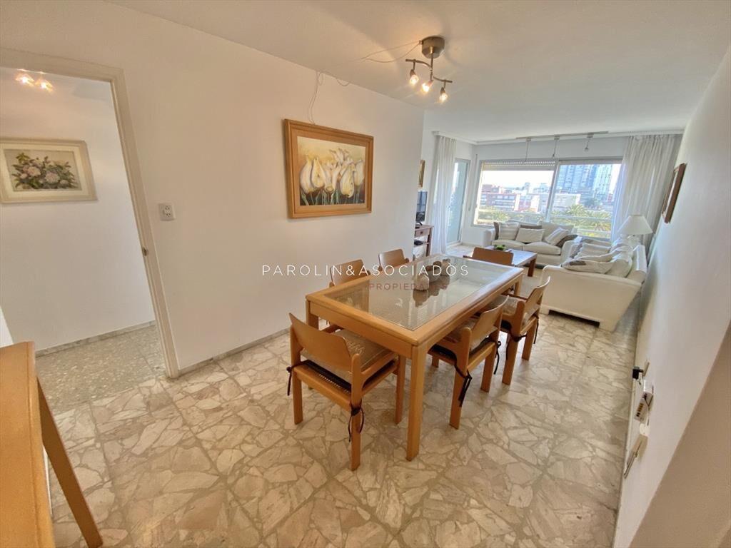DEPARTAMENTO DE 3 DORMITORIOS EN PENINSULA, PUNTA DEL ESTE