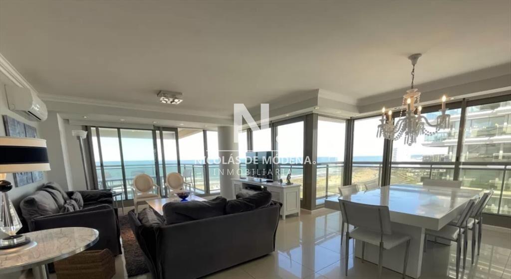 Departamento en venta, frente al mar. Torre Playa