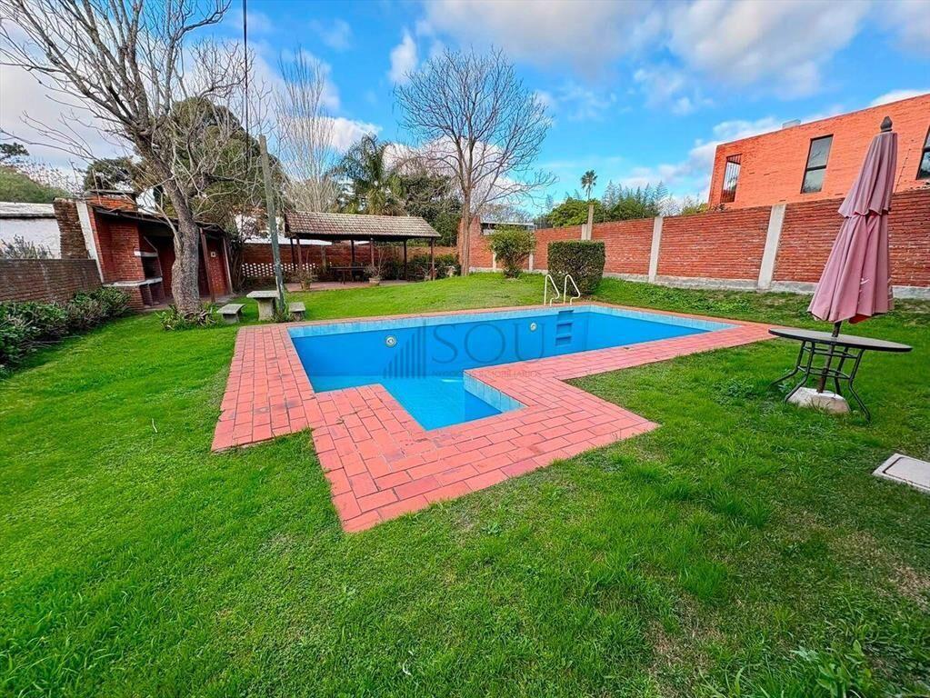 VENTA CASA 3 dormitorios 3 baños piscina en Carrasco Norte